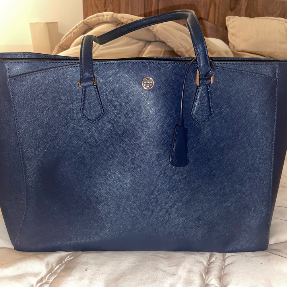 Navy Blue Tory Burch Bag!